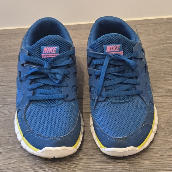 Nike trainers - Picture 2 of 2